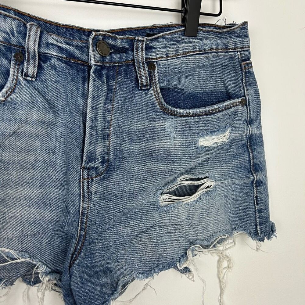 Blank NYC The Barrow Vintage High Rise short blue denim jean Sz 28 distressed - Picture 3 of 10